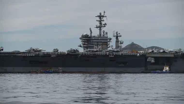 USS Nimitz aa