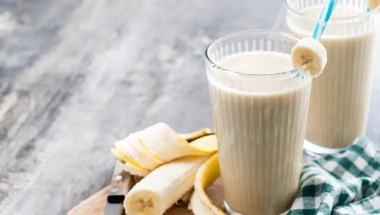 banana smoothie freepik