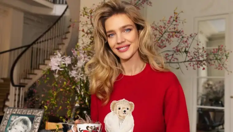 Coffee and I pose for germanlarkin to declare the festive season open wearing my perfect