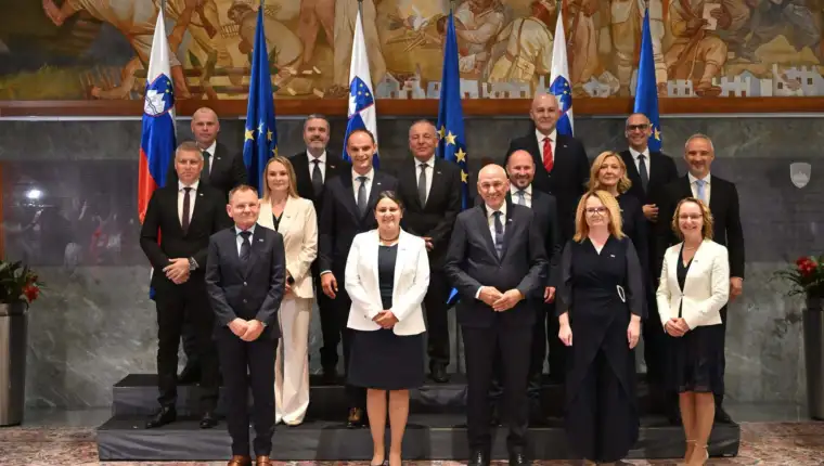 Vlada slovenije 26