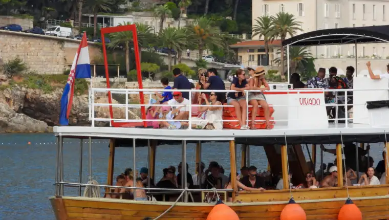 Turisti jadran pixsell