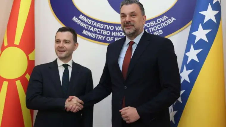 Dino i mucunski