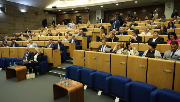Parlament fbih 100