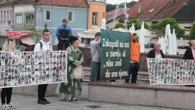 Majke srebrenice tuzla 1106