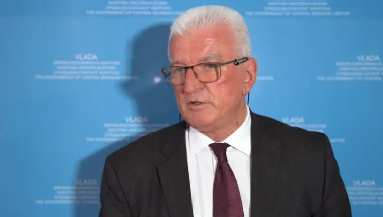 Tahir lendo 45