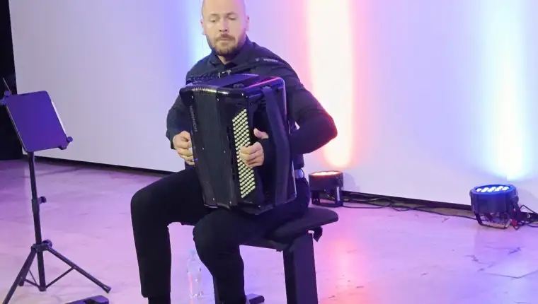 Majske muzicke nina 1