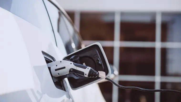 Elektricni auto freepik