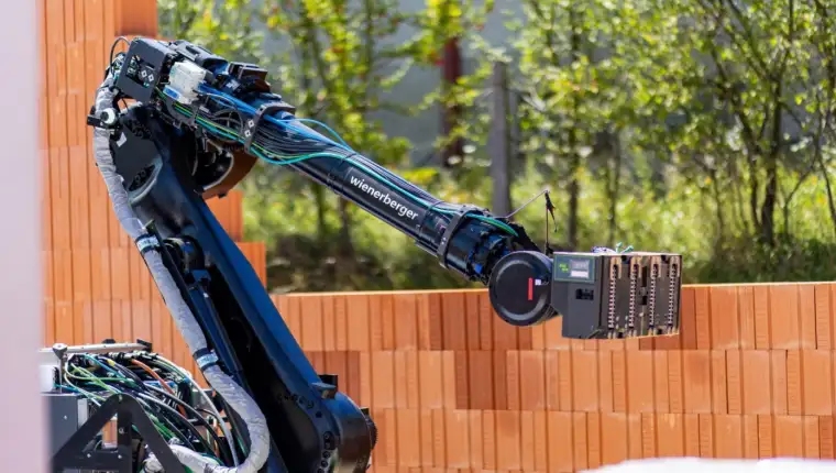 Robot zidar