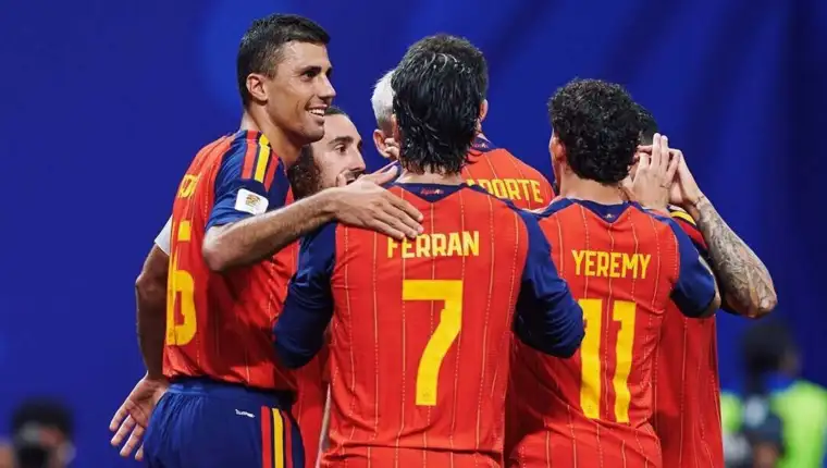 Spanija ferran torres rodri yeremy pino