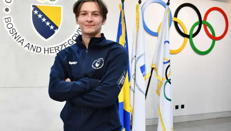 Alek Tankovic fena