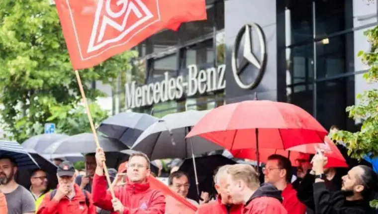 Mercedes protesti x
