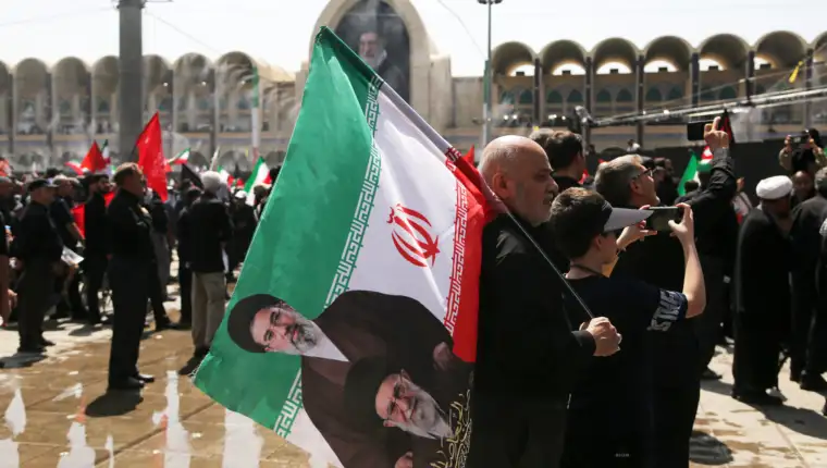 AA 20260704 41871570 41871558 HILJADE LJUDI OKUPILE SE U IRANU NA POCETKU SEDMODNEVNIH POGREBNIH CEREMONIJA ZA UBIJENOG VRHOVNOG VODU KHAMENEIJA