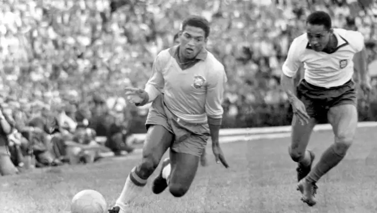 Garrincha Brazil match ball Portugal May 6 1962