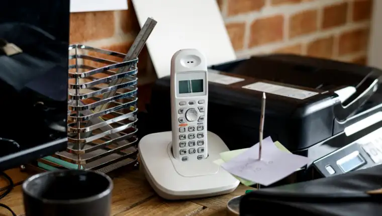 kućni telefon freepik