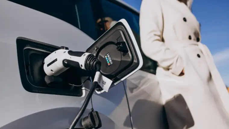 električno auto freepik
