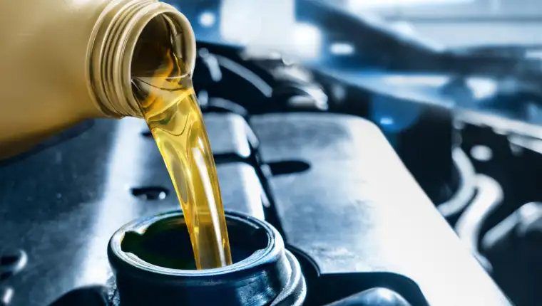 Ulje za auto freepik