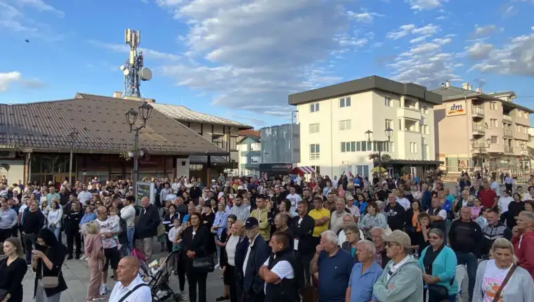 Pale protest