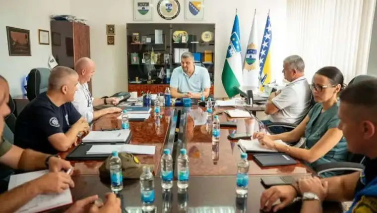 Policija usk