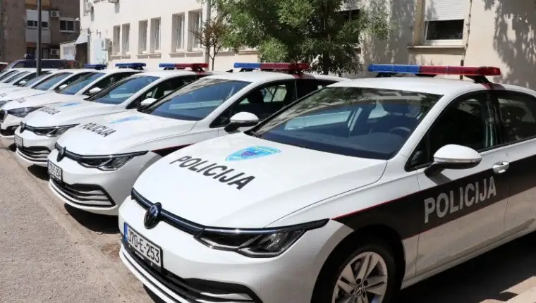 Policijska vozila 52441735419720852409