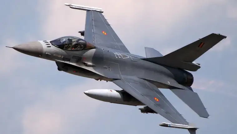 Belgijski f 16 x