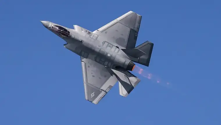 F 35