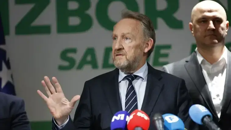 Izetbegovic fena