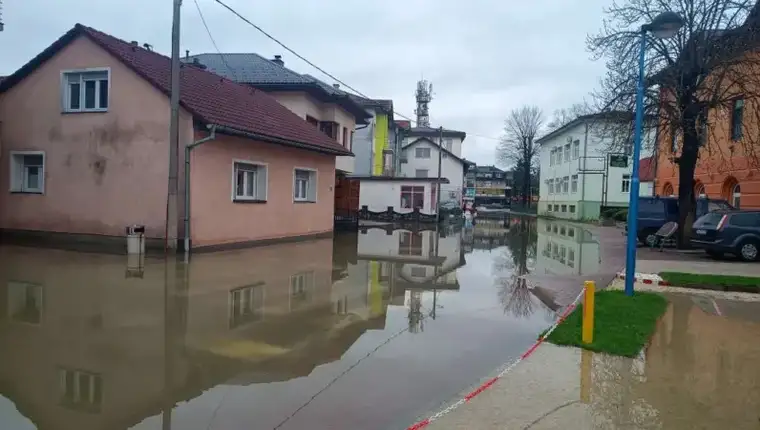 Sanski most poplave fena