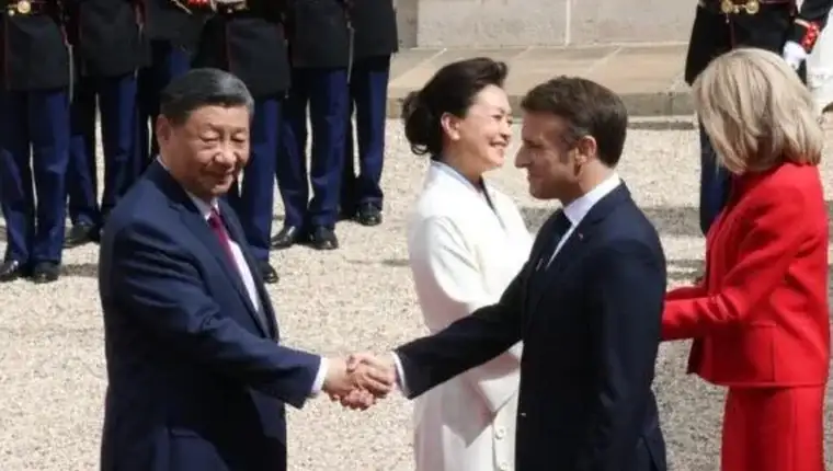 Xi macron