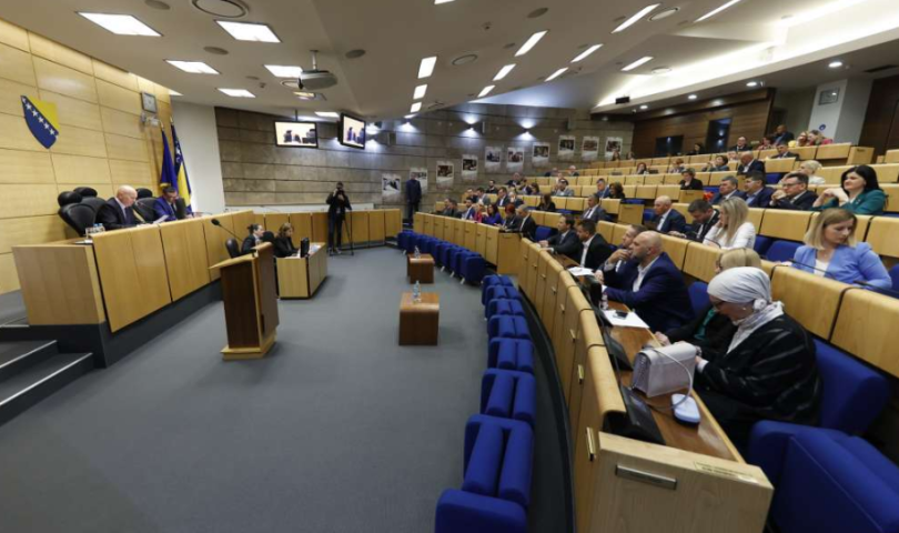 Konstituirajuća sjednica predstavnički dom parlamenta fbih zastupnici sjede
