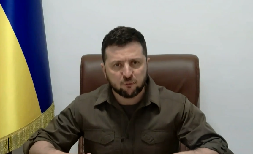 Zelenskij zaratio s oligarsima volodimir zelenskij u uredu ukrajinska zstava