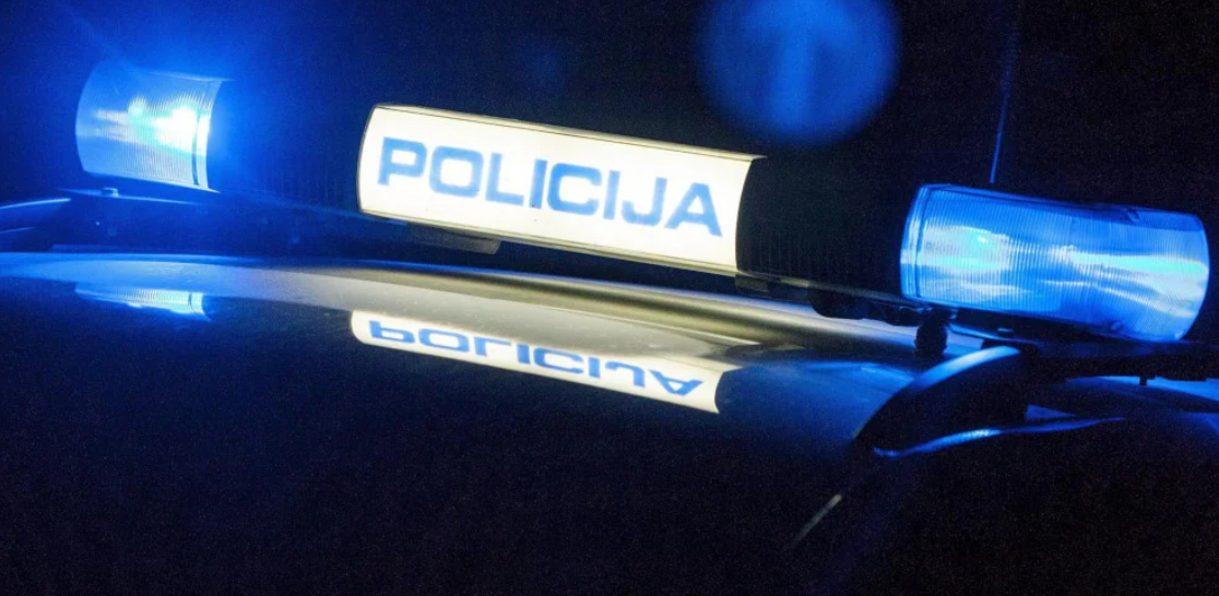 Prevrnuo se autobus policijsko auto rotacija hrvatska noć