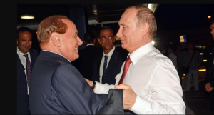 Berlusconi razmjenjuje poklone s Putinom
