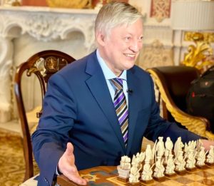 Karpov završio u komi anatolij karpov igra šah