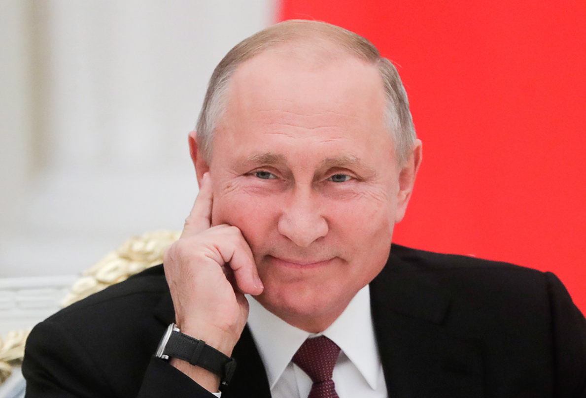 Vladimir Putin se smije Kremlj