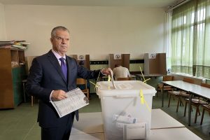Predsjednik SBB-a Fahrudin Radončić na glasanju: Tvrdi da je SBB pokraden na Općim izborima