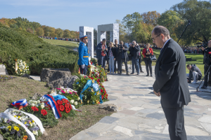 Visoki predstavnik Christian Schmidt odao je počast žrtvama u Kragujevcu