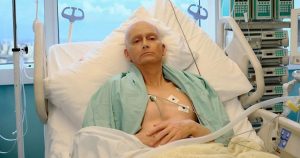 David Tennant u ulozi aleksandra litvinenka leži u bolničkom krevetu