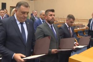 Ćamil Duraković položio zakletvu u NSRS
