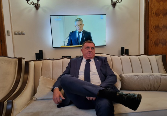Dodik napustio milorad dodik sjedi komšić govori na televiziji