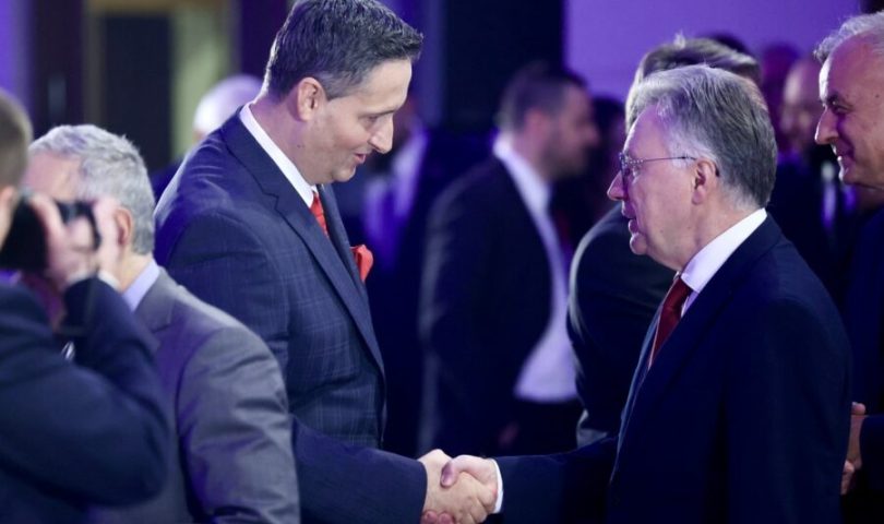 Igora Kalabuhova prozvao Milorad Dodik zbog prisustva na prijemu u Vijećnici
