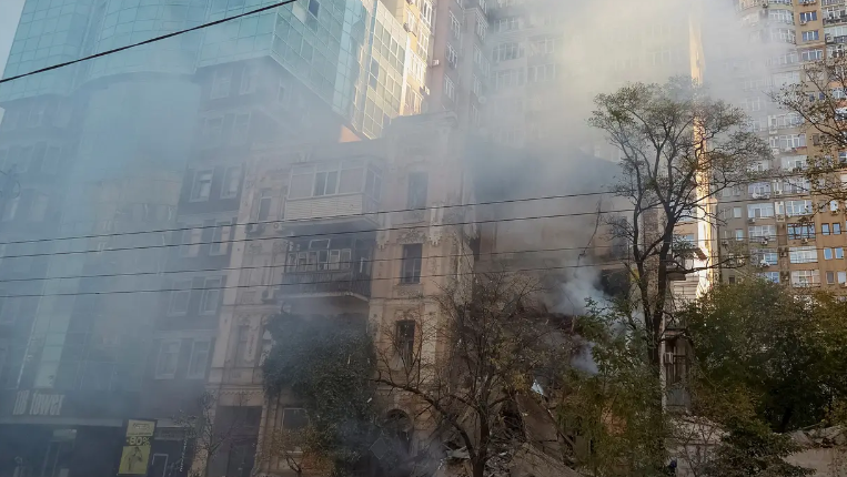 Žestok napad na Kijev kijev u dimu