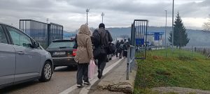 Ministarstvo sigurnosti traži Blizu stotinu osoba iz Čečenije, republike u sastavu Ruske Federacije, izbjegavajući učestvovanje u ruskom napadu na Ukrajinu, stiglo je u Bosnu i Hercegovinu gdje trenutno borave u blizini graničnog prelaza Maljevac