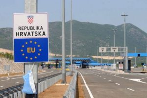 Ulazak Hrvatske u Schengen granica bih i hrvatske natpis republika hrvatska
