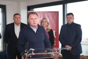 Trojka i SNSD, UIO BiH, Nermin Nikšić, Milorad Dodik