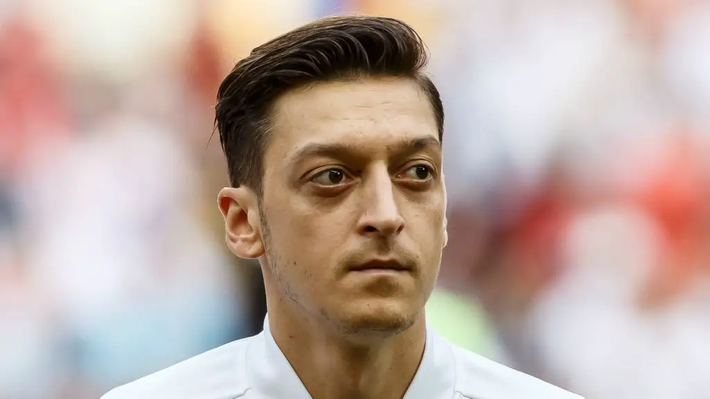 poruka Francuzima mesut ozil portret