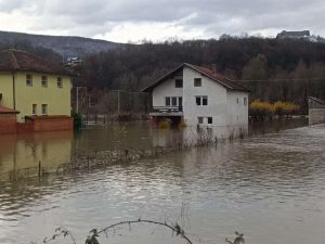 Poplave napravile ogromne štete u Krajini, voda se sad polako povlači