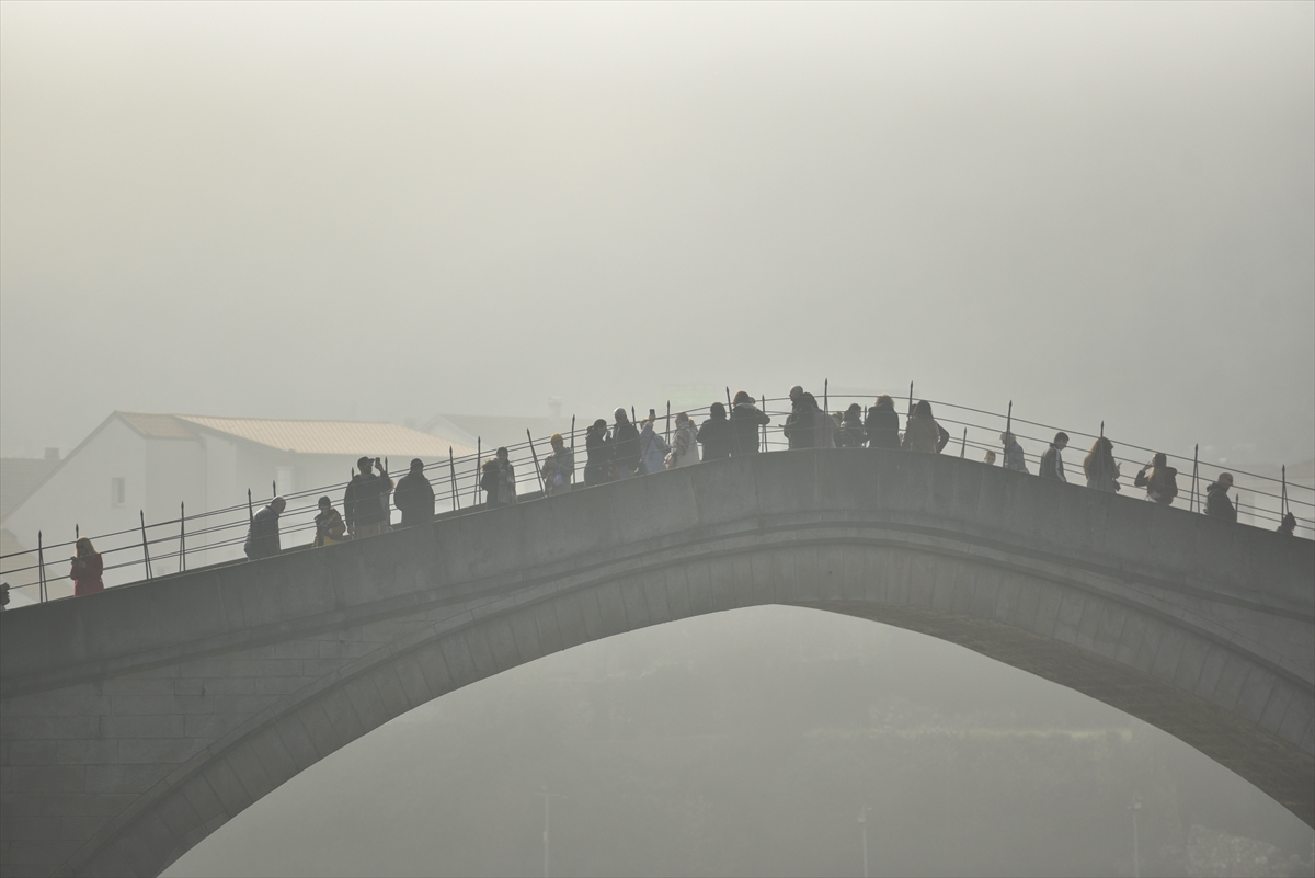 U Hercegovini su danas zabilježeni nesvakidašnji prizori. Gusta magla ponajviše je iznenadila Mostar jer nisu naviknuti na tu pojavu