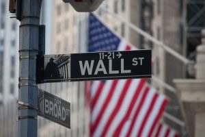 Wall Street, smješten u donjem dijelu Manhattana, postao je sinonim za finansijska tržišta SAD. Historija ulice seže mnogo dalje od berze