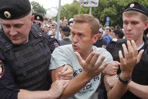 Aleksej Navaljni iskoristio je u utorak, na dan kada je tačno dvije godine zatočeništva da ponovi da će se nastaviti suprotstavljati Kremlju.