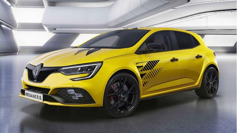 Renaultsport megane rs žuti u hali
